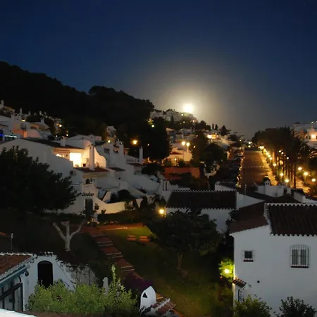- Tolle Aussicht Und Poolbereich Holiday home